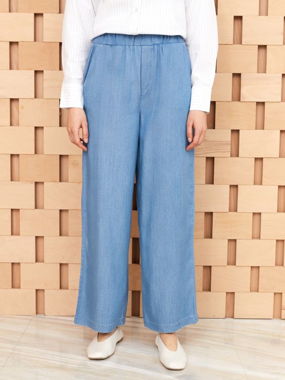 Elastic Waist Comfortable Fit Women Jeans
