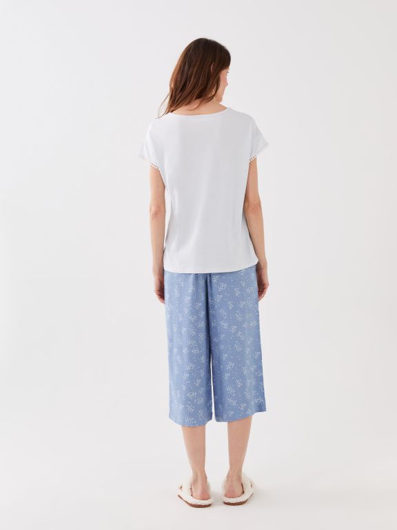 Women's V-Neck Printed Capri Pajamas Set