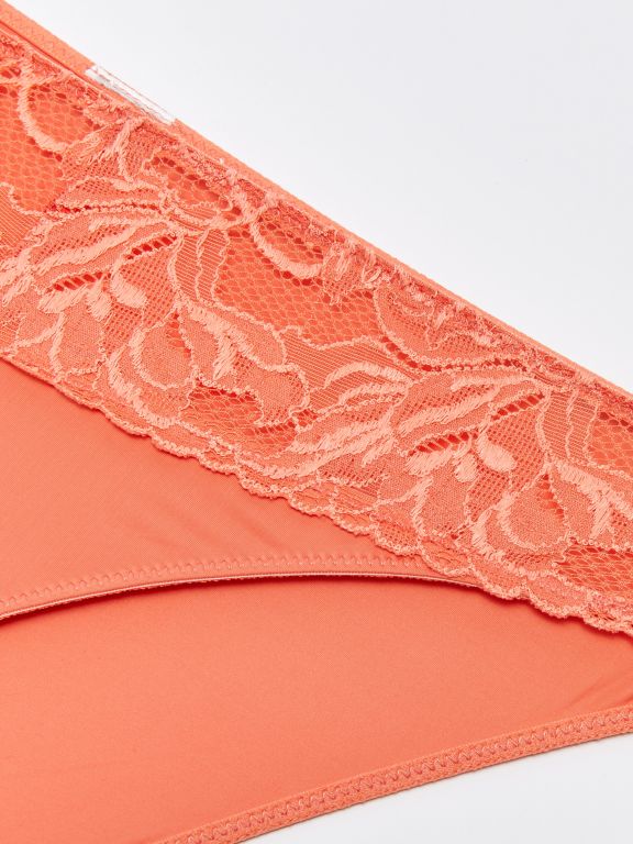 Lace Detailed Bikini Panties