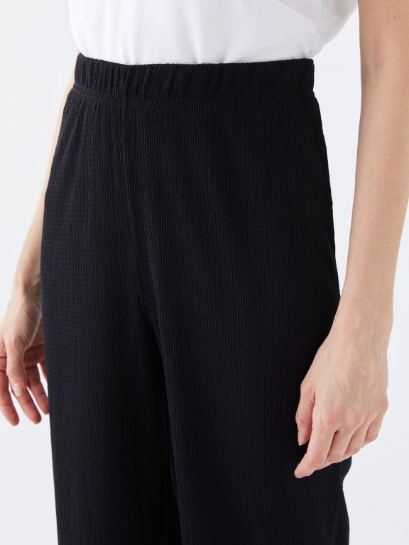 Women's Elastic Waist Flat Capri
