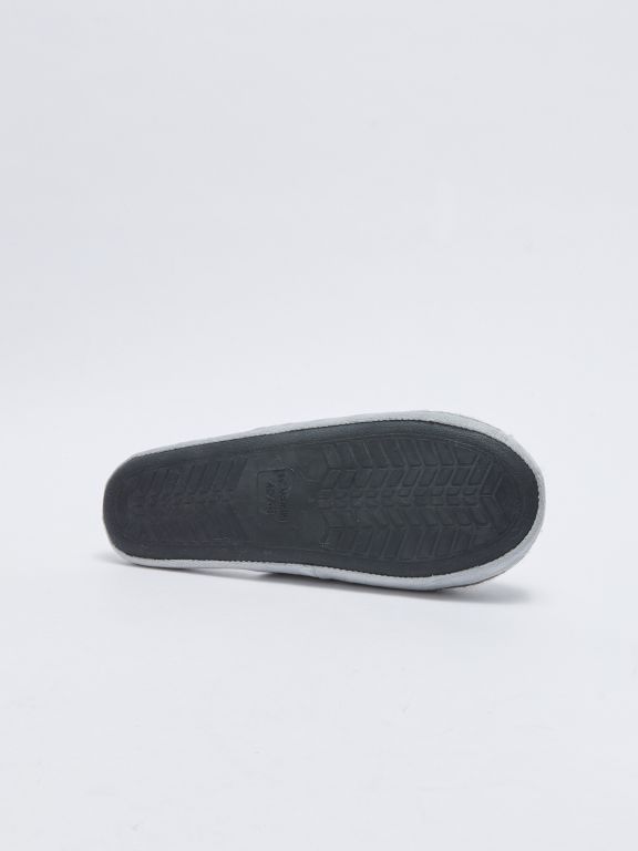 Embroidered Closed Front Men's Indoor Slippers