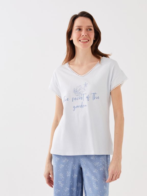 Women's V-Neck Printed Capri Pajamas Set