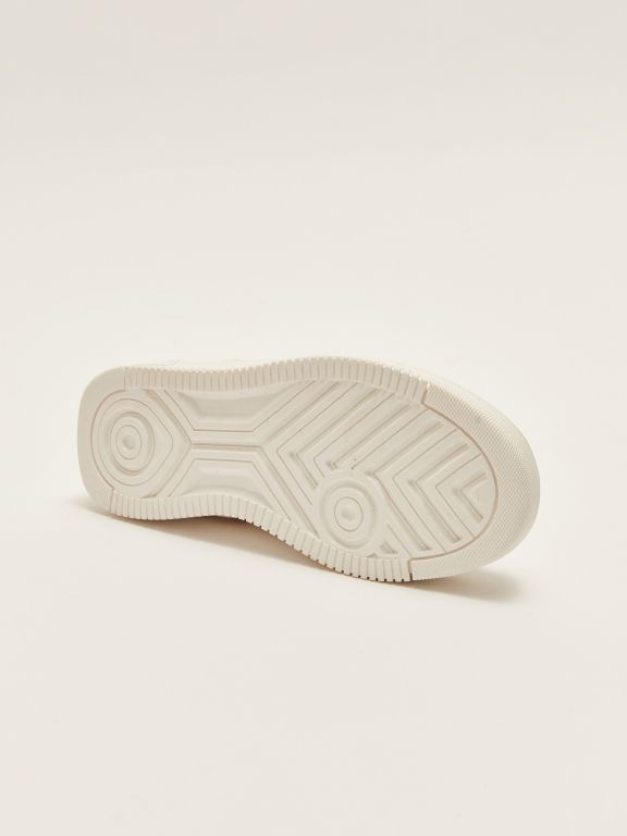 Lace-Up Men's Sneaker