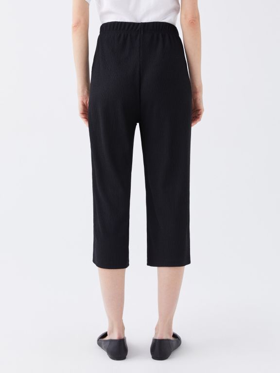 Women's Elastic Waist Flat Capri
